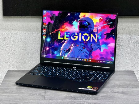 Lenovo Legion 5 15AHP11 5